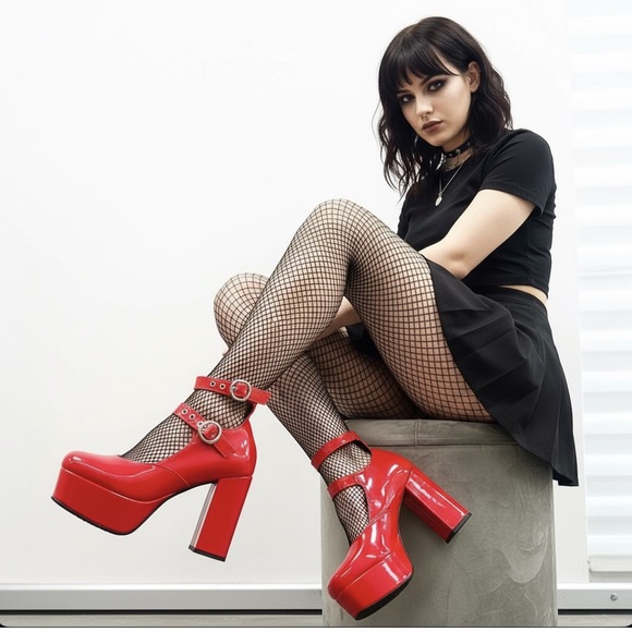 Dolls kill LAMODA GIRL FROM MARS BLOCK HEELS

LAMODA - Picture 3 of 9